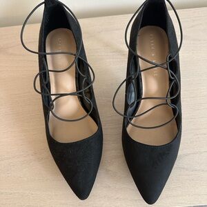 Kelly & Katie Black Heels with Sleek Design